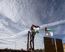 Palestinian families await prisoner exchange 