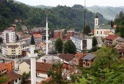 Srebrenica: A town still divided 