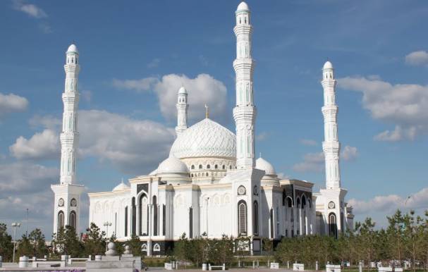2nd largest mosque in Central Asia accommodates 10,000