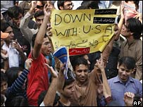 US seeks end to Pakistan crisis 