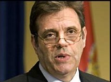  Serbia ruling coalition collapses  