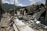 China orders evacuation amid quake flood fears
