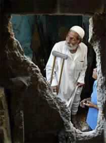 Israel Closes Down Palestinian Territories